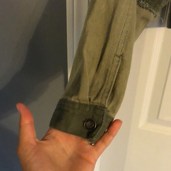 Angel Kiss Los Angeles Cropped Denim Utility Jacket in Color-block Army Green - Picture 6 of 8